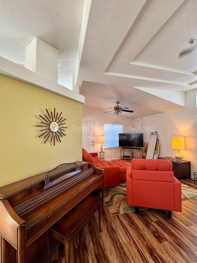 Photo - 580 Silverbrook Dr