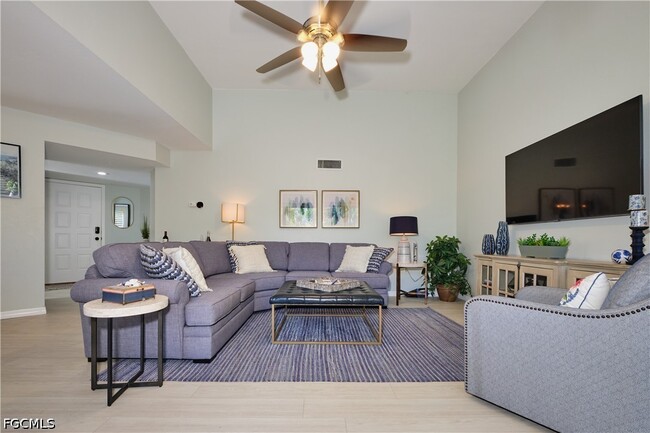 Photo - 15121 Bagpipe Way Unidad 202