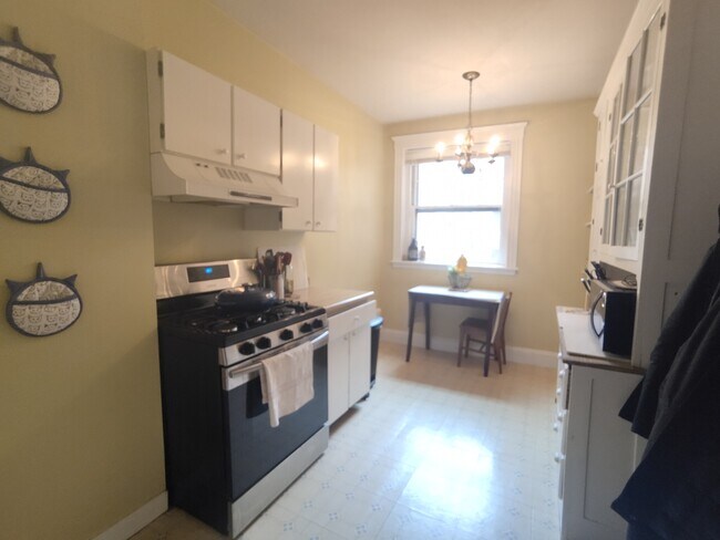 Photo - 1986 Commonwealth Ave Unit 4