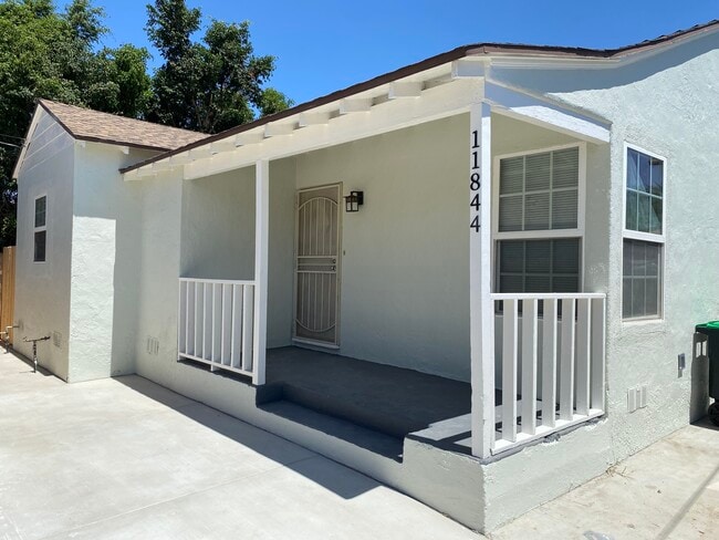 Building Photo - 11844 S Esplanade St Rental
