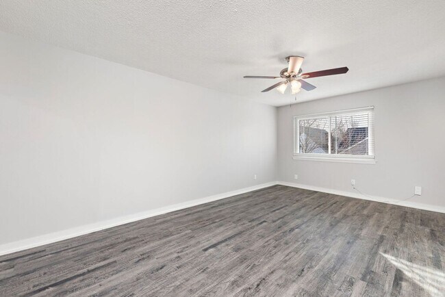 Photo - GRAND TOWERS