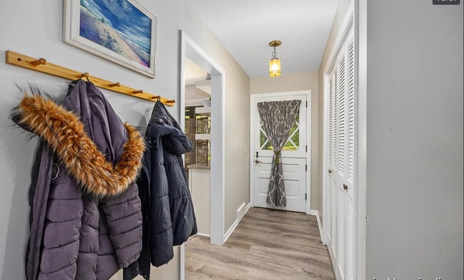 Photo - 910 Thornapple River Dr SE