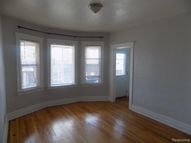 Photo - 2331 CANIFF St