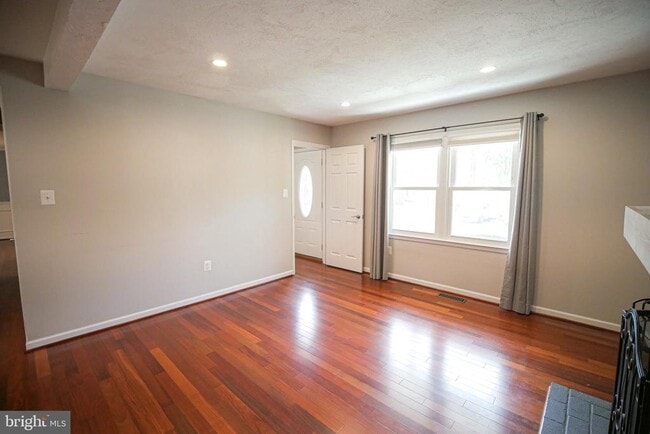 Building Photo - 13210 Nickleson Dr