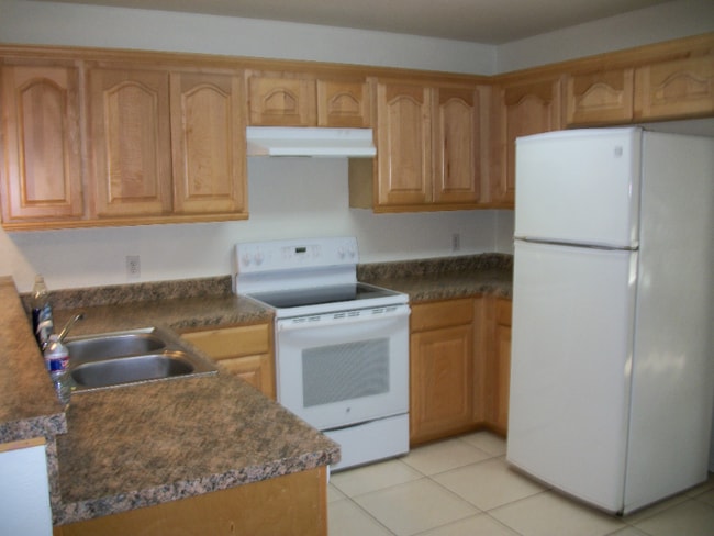 Building Photo - 715 N Pecan St Rental