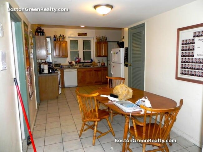 Building Photo - 1458 Tremont St Unit 4