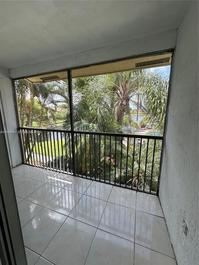 Building Photo - 1269 SW 46th Ave Unit #2408