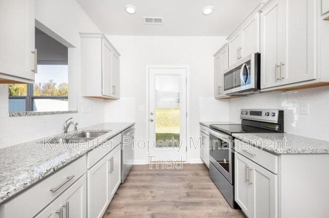Photo - 1122 Banworth Ct