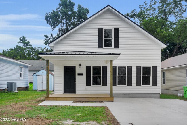 Building Photo - 1818 Greensboro St Rental
