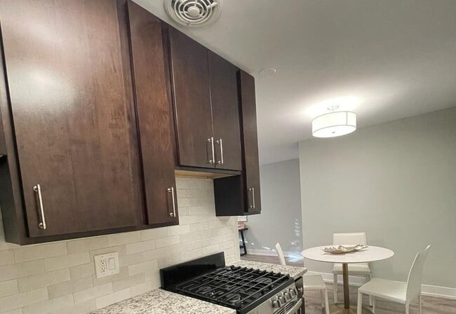 Photo - 456 W Barry Ave Unit 5