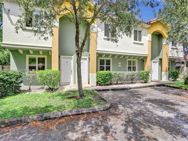 Photo - 425 NW 40th Ct