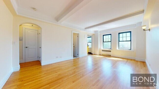 Building Photo - 95 Christopher St Unit 8H Rental