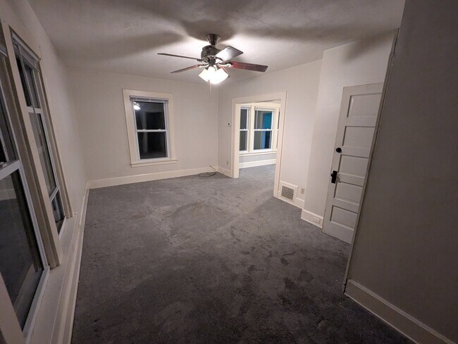 6421 Glade Ave Unit 2