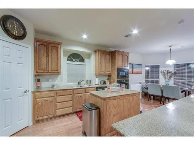 Photo - 1402 Vineyard Dr