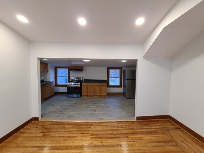 Photo - 426 George St Unit 3