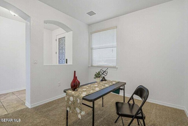 Photo - 520 Gomez Rd
