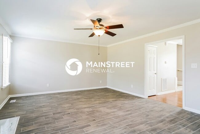 Photo - 3 Bedroom Pet-Friendly Home in Raleigh, NC with Main Street Renewal