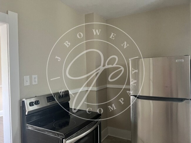 Photo - Charming 3 Bedroom Home in Toledo with Spacious Layout and Modern Touches