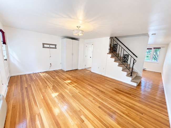 60 Lake St