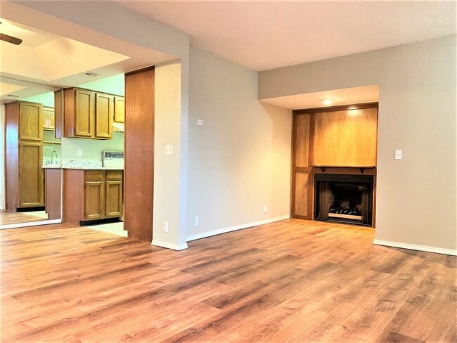Photo - 11431 Springhollow Rd