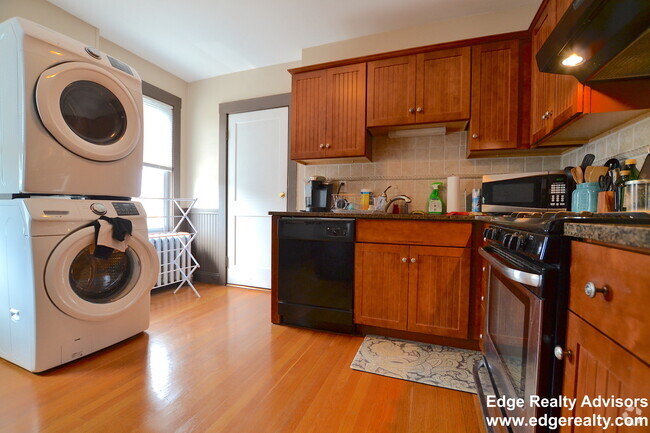 Building Photo - 14 South Crescent Circuit Unit 2 Rental