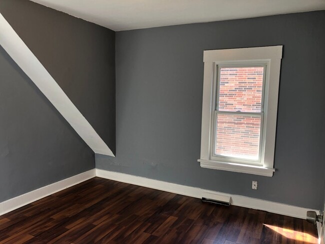 Photo - 5 BED 2 BATH SINGLE FAMILY HOME IN DETROIT-SHOREWAY NEIGHBORHOOD!