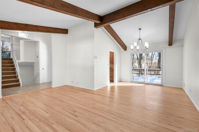 Photo - 25 Woodhollow Ln