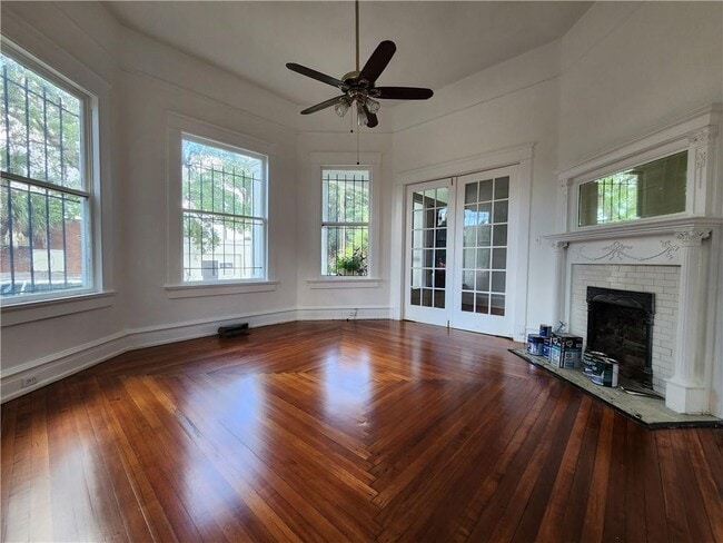 Photo - 106 S Bayou St