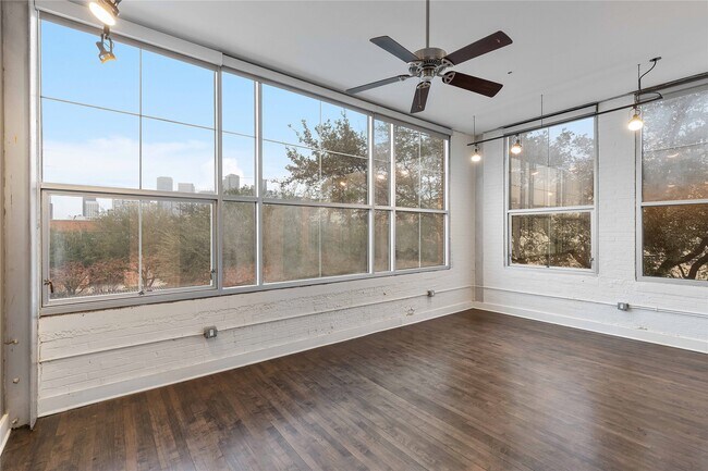 Photo - 1312 Live Oak St Unit 215