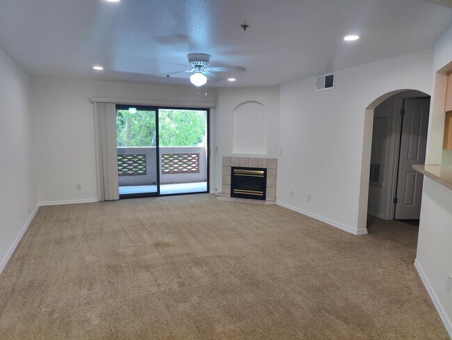 5104 N 32nd St Unit 214