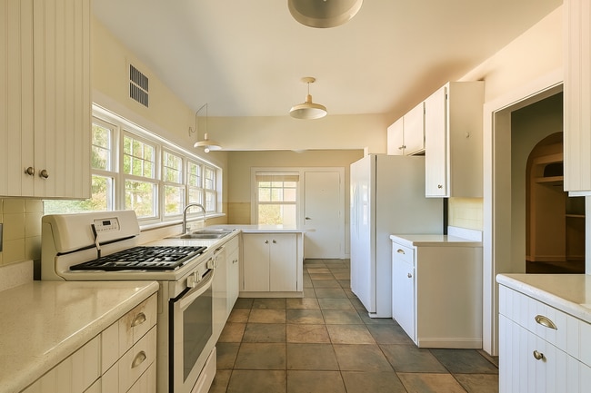 Photo - 126 Masterpiece Rd