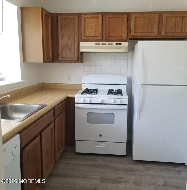 Photo - 42-44 Winged Foot Ln