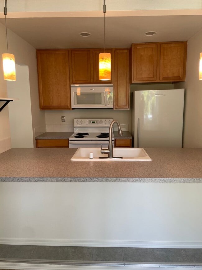 Cozy Bellevue One Bedroom Available Beginn... - Cozy Bellevue One Bedroom Available Beginn... Apartment
