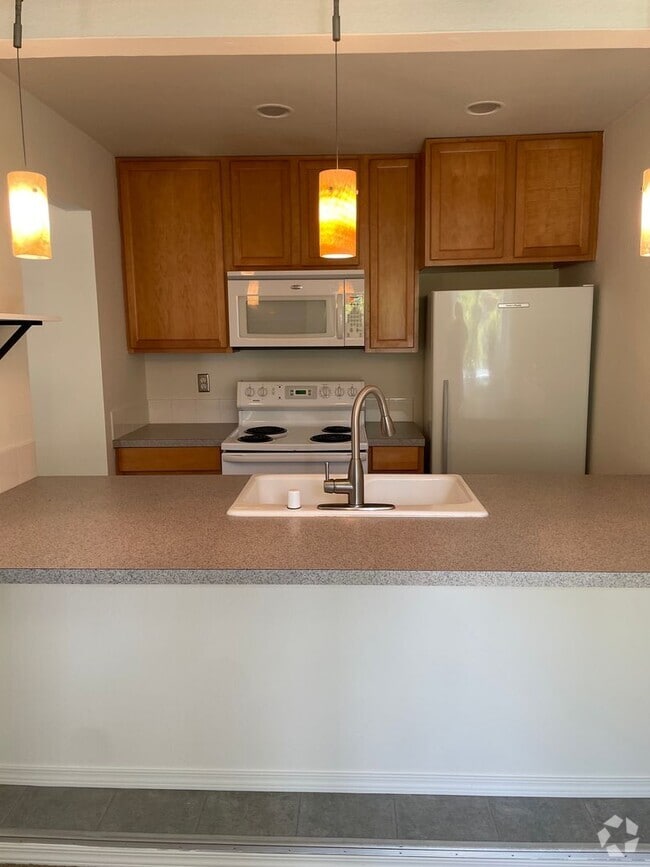 Building Photo - Cozy Bellevue One Bedroom Available Beginn... Rental
