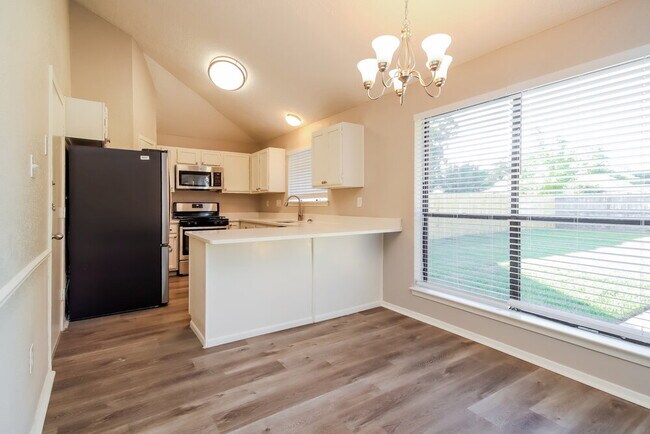 Photo - 5014 Meadow Crest St