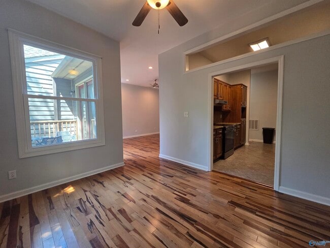 Photo - 211 Knollridge Cir SE Unidad 211