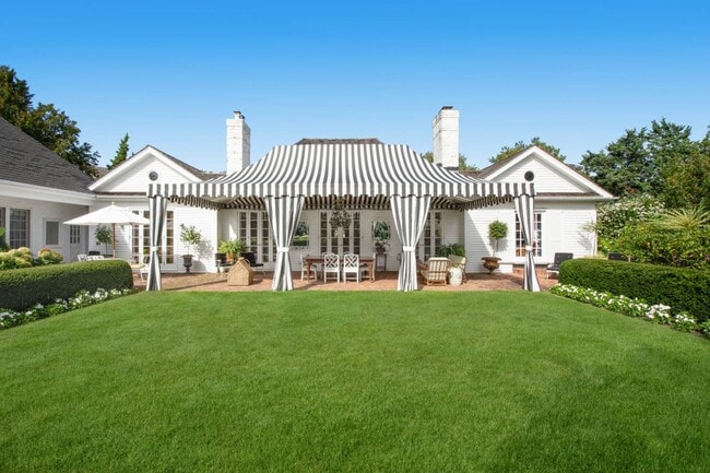 Photo - 171 Wyandanch Ln