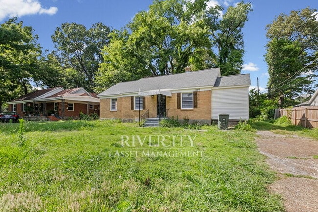 Berclair Beauty!!!! Section 8 Welcomed !!!! FULLY Renovated & Spacious!!!!!!