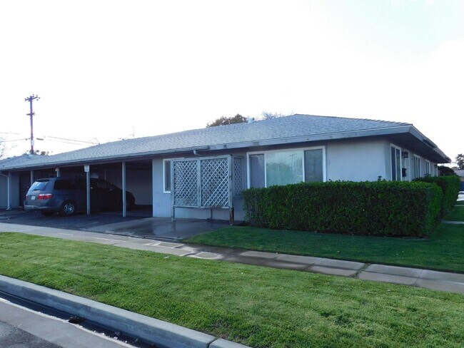 4186 E Ashlan Ave  