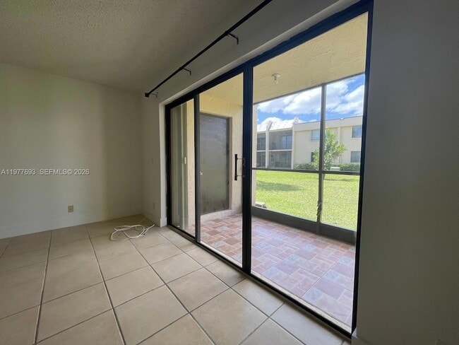 Building Photo - 16481 Blatt Blvd Unit 102