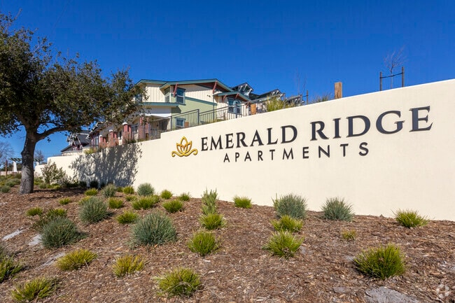 Photo - Emerald Ridge Apartments
