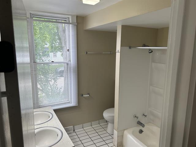 Building Photo - 1135 Vilas Ave Unit 1135 Rental