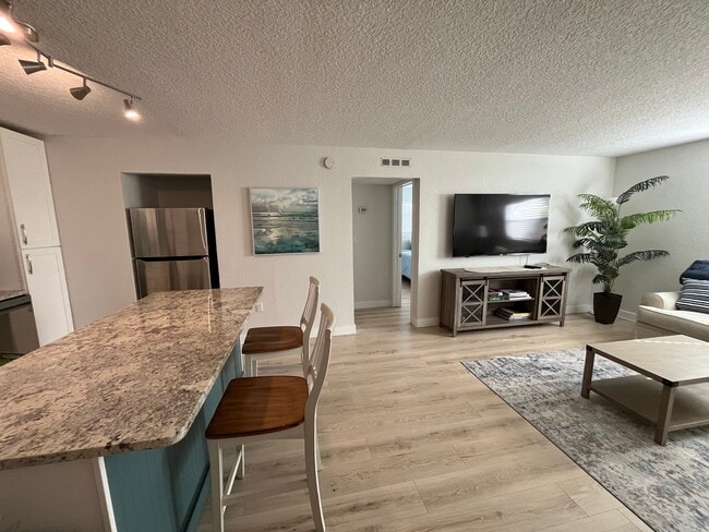 Building Photo - 299 E Central Blvd Unit 3