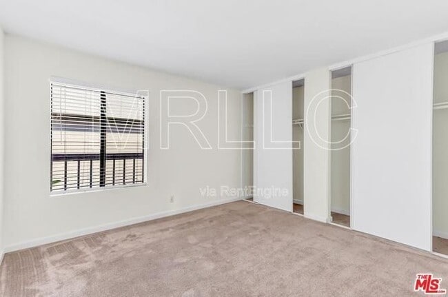 Building Photo - 15207 Magnolia Blvd Unit 209
