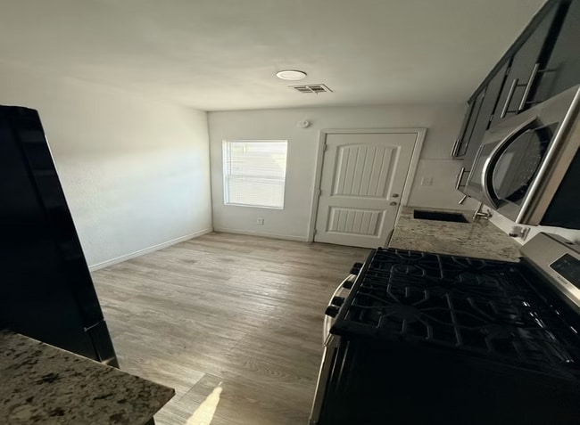 Building Photo - duplex