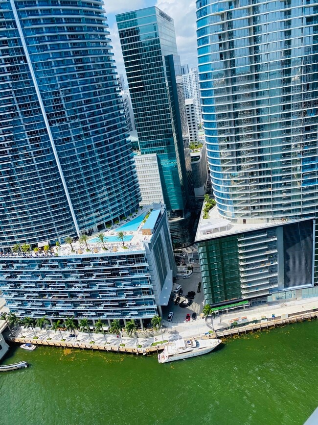 Building Photo - 465 Brickell Ave Unit #3804 Rental