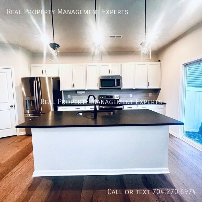 Photo - 3162 Hutton Gdns Ln