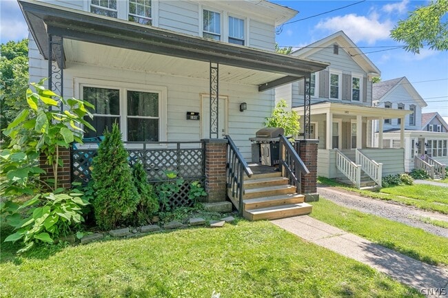 Photo - 180 W Seneca St