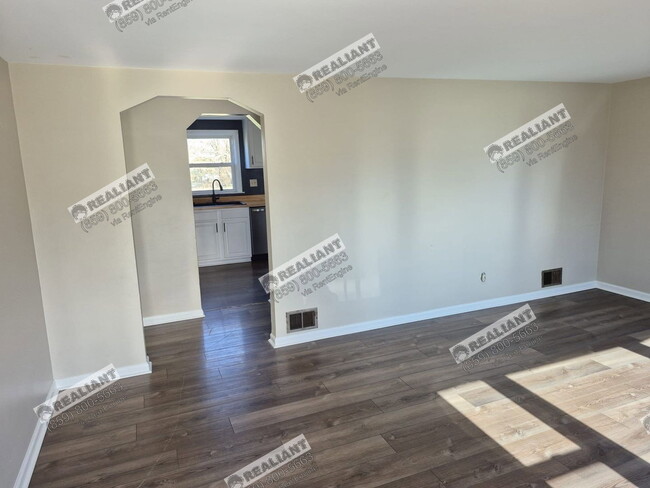 16 Orchard Dr