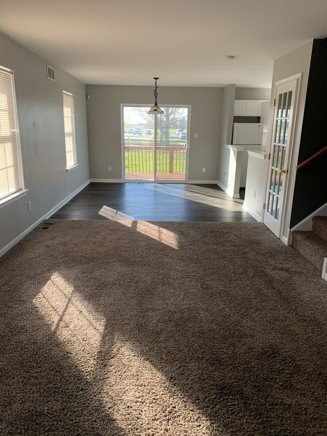 Photo - 203 Academy Ln
